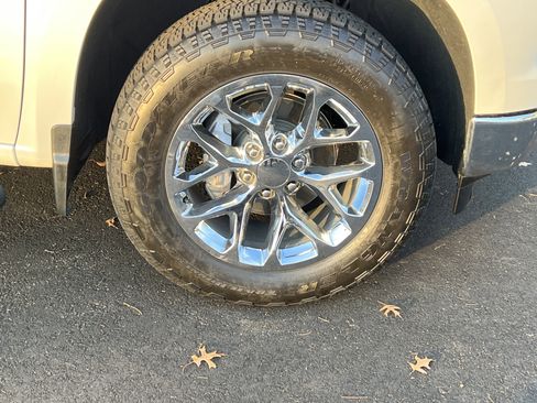 Used 2023 Chevrolet Silverado 1500 LTZ w/ Technology Package image 13