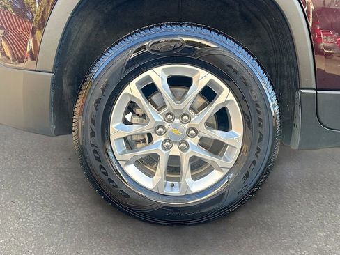Used 2020 Chevrolet Traverse LT w/ Driver Confidence II Package AWD/4WD image 29