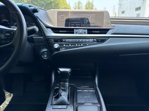 Used 2021 Lexus ES 250 AWD/4WD image 23