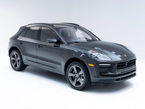 Certified 2025 Porsche Macan AWD/4WD image 7