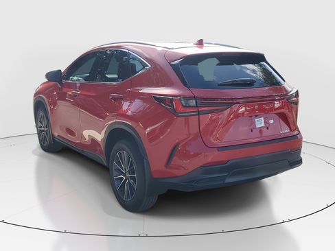 Certified 2025 Lexus NX 250 FWD image 5