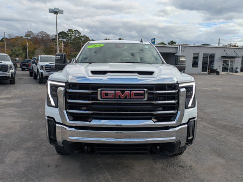 New 2026 GMC Sierra 2500 SLE image 9