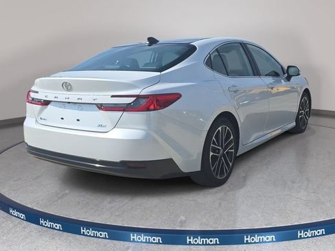 Used 2025 Toyota Camry XLE FWD image 6