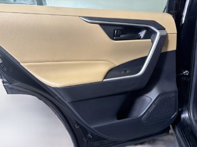 Used 2019 Toyota RAV4 LE FWD image 24