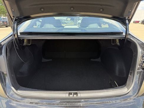 Used 2022 Toyota Corolla LE FWD image 26