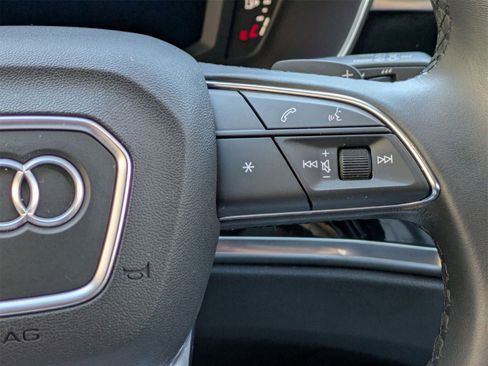 Used 2023 Audi Q3 2.0T Premium w/ Convenience Package image 11