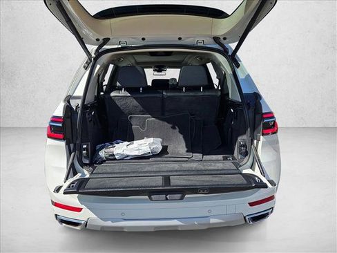 Certified 2025 BMW X7 xDrive40i w/ Premium Package AWD/4WD image 6