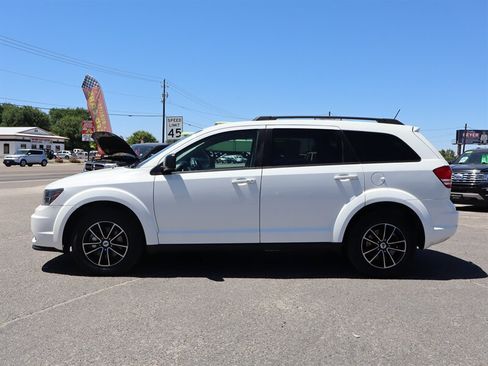 Used 2018 Dodge Journey SE w/ Connectivity Group FWD image 6