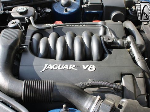 Used 1998 Jaguar XK8 Convertible image 25