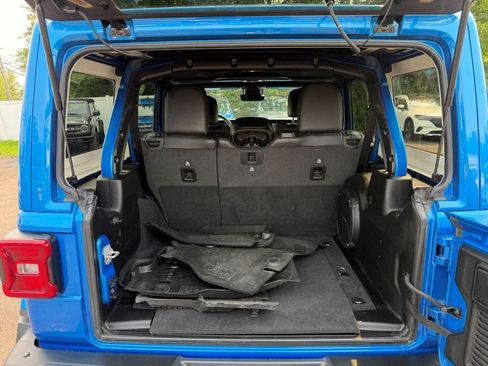 Used 2021 Jeep Wrangler Unlimited Rubicon w/ Trailer Tow Package AWD/4WD image 5