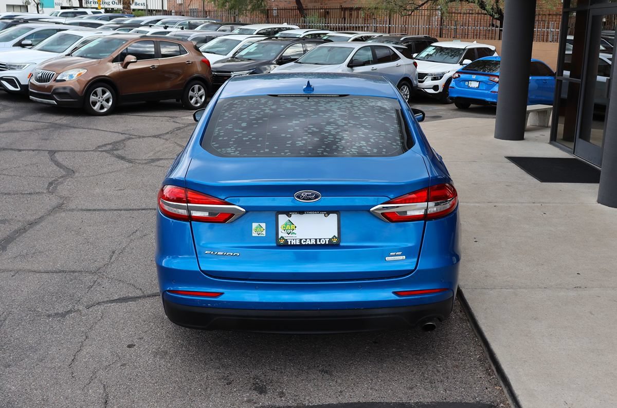 Used 2019 Ford Fusion SE FWD image 10