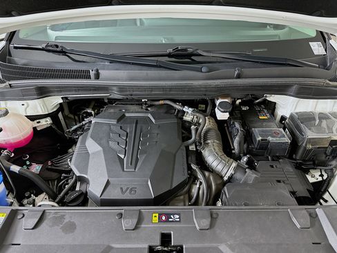 Used 2024 Kia Carnival LX image 33