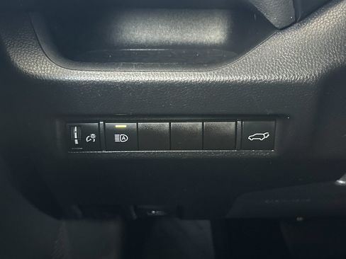 Used 2022 Toyota RAV4 XLE Premium FWD image 27