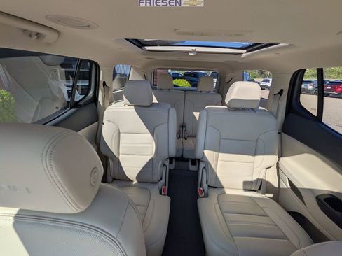 Used 2023 GMC Acadia Denali w/ Denali Ultimate Package AWD/4WD image 19