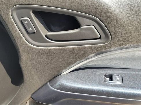 Used 2015 Chevrolet Colorado W/T RWD image 12