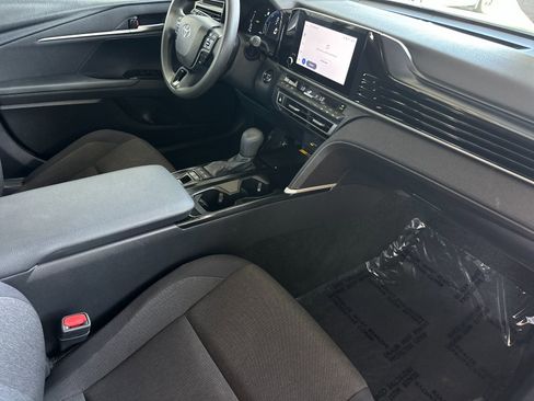 Used 2025 Toyota Camry LE FWD image 14