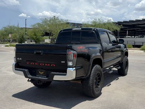 Used 2017 Toyota Tacoma SR5 AWD/4WD image 4