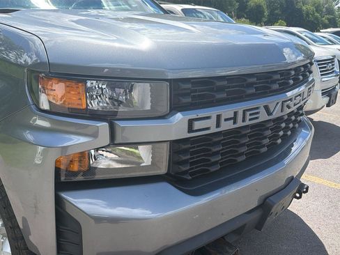 Used 2019 Chevrolet Silverado 1500 Custom w/ Custom Value Package AWD/4WD image 4
