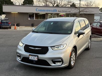 Used 2023 Chrysler Pacifica Touring-L