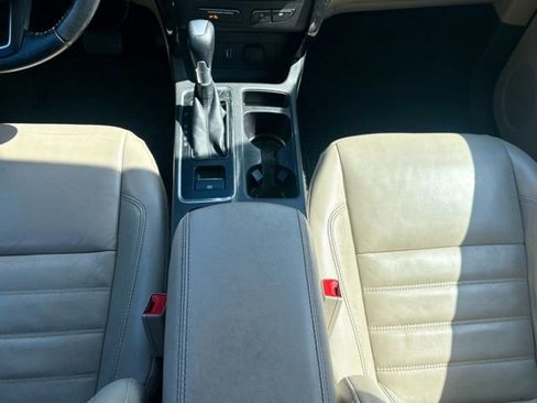 Used 2017 Ford Escape Titanium image 24