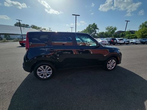Used 2020 Kia Soul LX FWD image 10