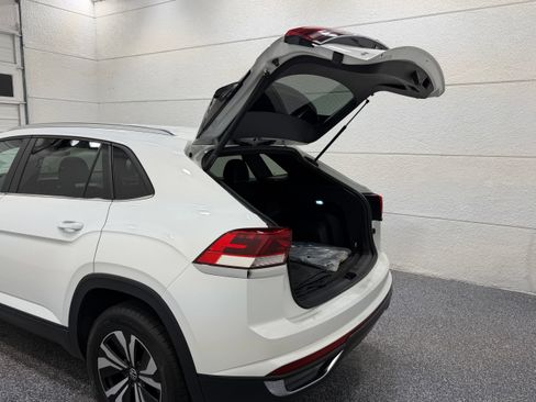 Used 2024 Volkswagen Atlas Cross Sport SE FWD image 23