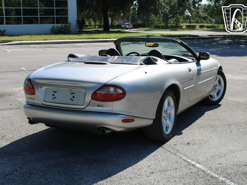 Used 1999 Jaguar XK8 Convertible image 18