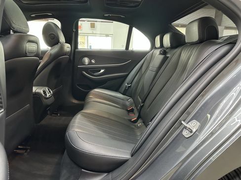 Used 2018 Mercedes-Benz E 300 4MATIC image 13