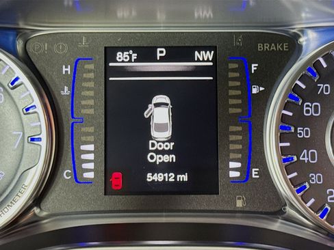 Used 2017 Chrysler 200 LX FWD image 15