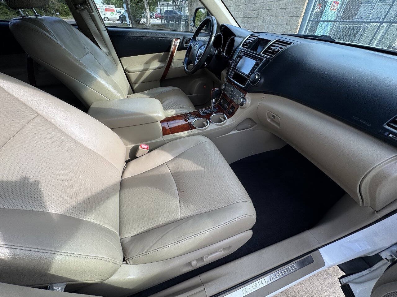 Used 2013 Toyota Highlander Limited AWD/4WD image 20