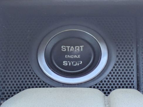 Used 2020 Land Rover Range Rover Sport HSE image 17