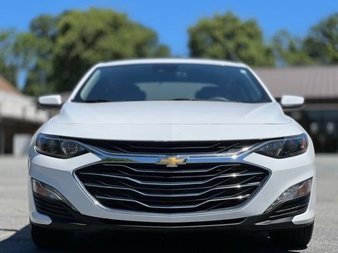 Used 2023 Chevrolet Malibu LT FWD image 2