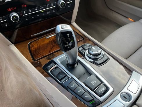 Used 2013 BMW 740Li xDrive AWD/4WD image 36