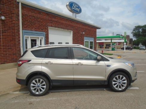 Used 2017 Ford Escape Titanium AWD/4WD image 11
