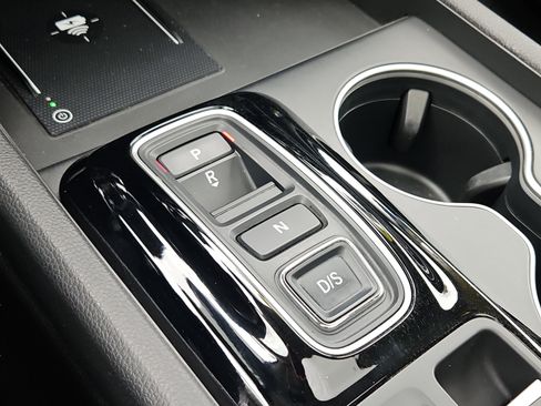 Certified 2024 Honda Pilot Touring image 25