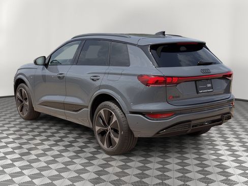 Certified 2025 Audi SQ6 e-tron Prestige w/ Black Edition One AWD/4WD image 3