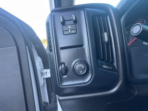 Used 2018 Chevrolet Silverado 2500 W/T w/ WT Convenience Package AWD/4WD image 13