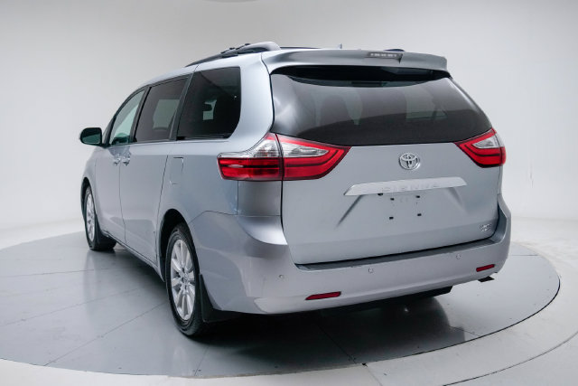 Used 2017 Toyota Sienna Limited w/ Outdoor Package AWD/4WD image 25