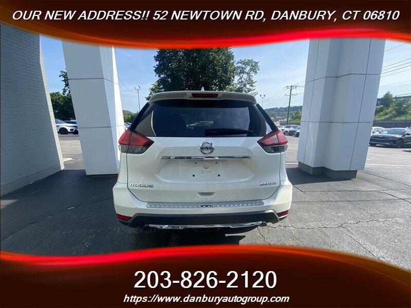 Used 2017 Nissan Rogue SV AWD/4WD image 4