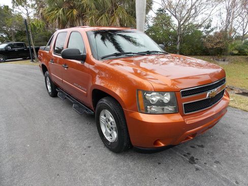 Used 2007 Chevrolet Avalanche LS image 1