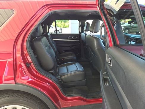 Used 2019 Ford Explorer XLT w/ Equipment Group 202A AWD/4WD image 44