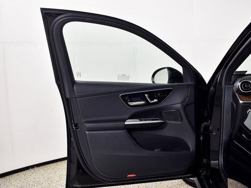 Certified 2025 Mercedes-Benz GLC 300 image 17