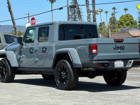 Used 2025 Jeep Gladiator Sport AWD/4WD image 6