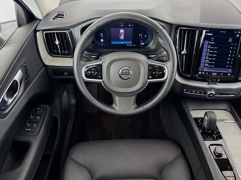 Used 2025 Volvo XC60 B5 Plus image 16