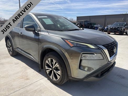 Certified 2022 Nissan Rogue SV image 3