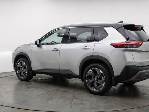 Used 2025 Nissan Rogue SV FWD image 6