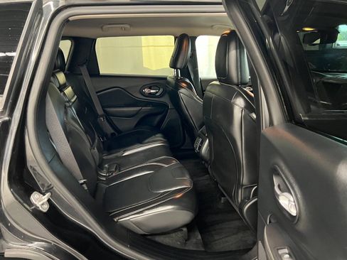 Used 2016 Jeep Cherokee Limited AWD/4WD image 10
