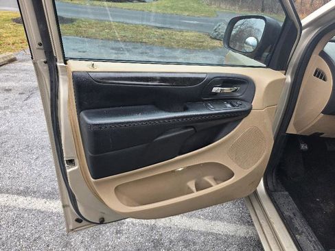 Used 2015 Dodge Grand Caravan SE w/ Quick Order Package 29E SE image 11