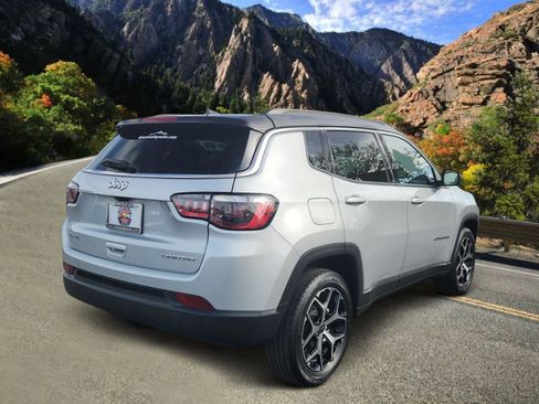 Used 2025 Jeep Compass Limited AWD/4WD image 3
