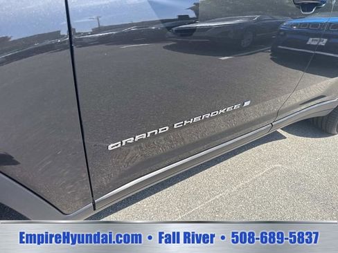 Used 2023 Jeep Grand Cherokee L Limited w/ Trailer Tow Group (B) AWD/4WD image 14